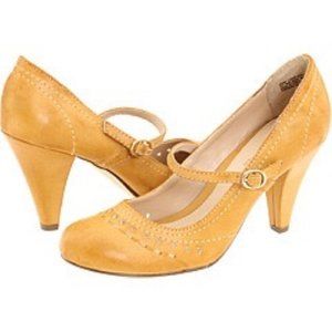 MIA Leather butterscotch cutout Mary-Jane heels, 8.5.